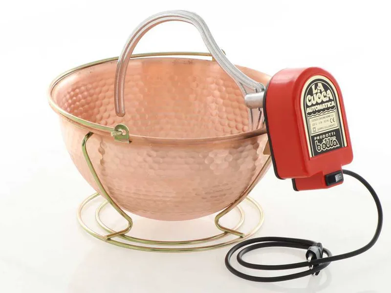 Chaudron électrique en cuivre martelé pour polenta NuovaFac Cuoca Automatica base ronde 6L - 5W