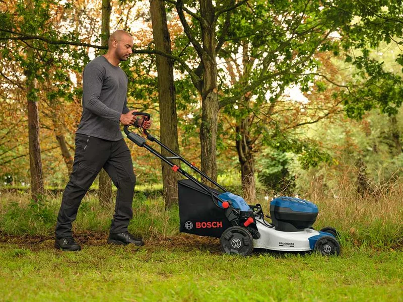 Bosch Professional GRA 18V2-46 SP - Tondeuse à gazon à batterie - 2x18 V 5,5 Ah - Largeur de coupe 46 cm