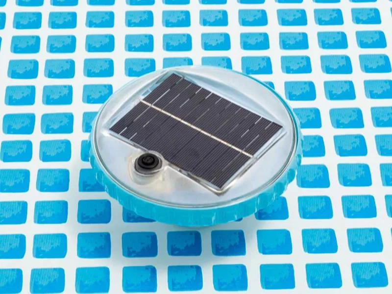 Lumière solaire flottante - Intex