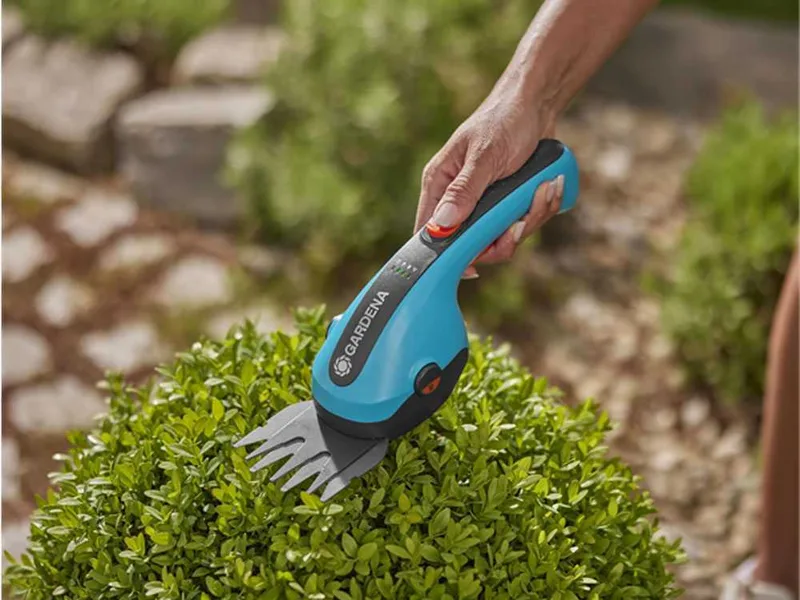 Gardena ClassicCut Li - Cisaille à gazon avec batterie intégrée - 3.6V 2.5Ah