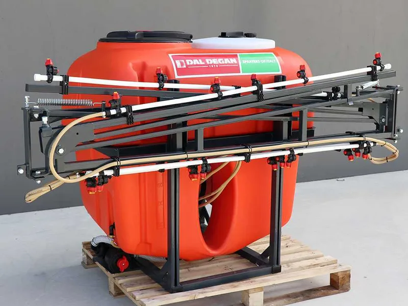 Dal Degan manda extra 400 L - Pulvérisateur porté à tracteur – Barre de désherbage 10 m - Pompe YP70