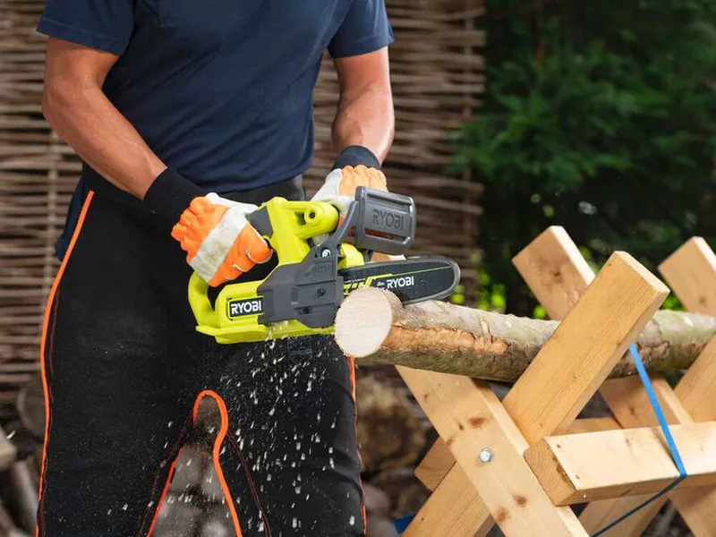 RYOBI RY18CS20A-125 - Tronçonneuse à batterie - 18 V - 2.5 Ah - Guide de 20 cm