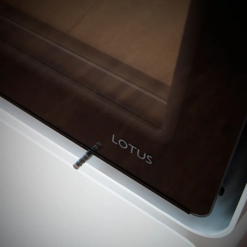 Poêle à bois Lotus Living Cube Alpin White, évacuation des fumées à l'arrière