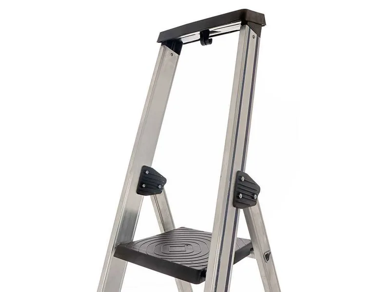 S.T.P. Issima, 7 marches, 2.20 m - Échelle en aluminium avec tréteau