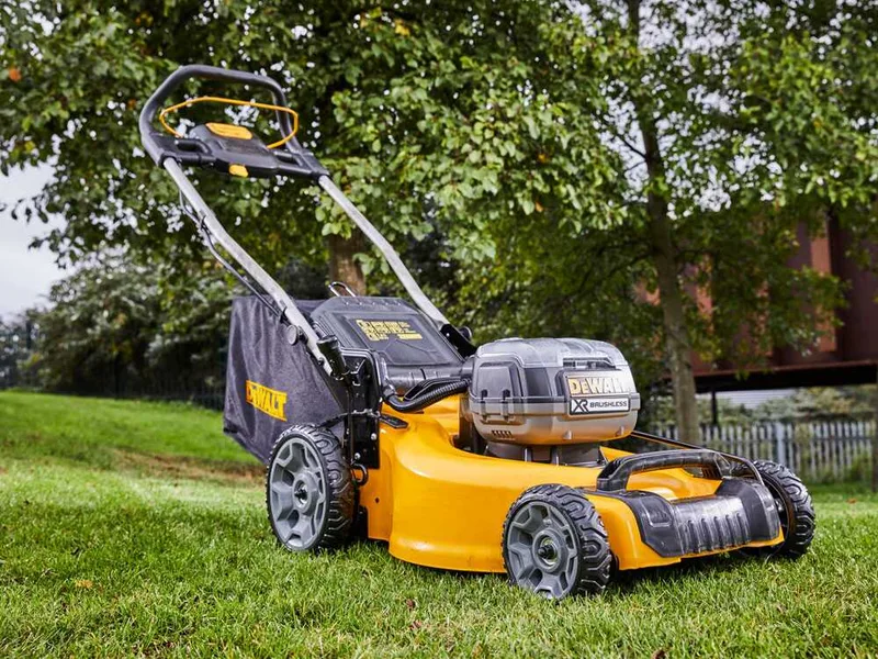 Tondeuse à gazon sur batterie DeWalt DCMW564P2-QW -2 Batteries 18V/5Ah - Largeur de coupe 48 cm