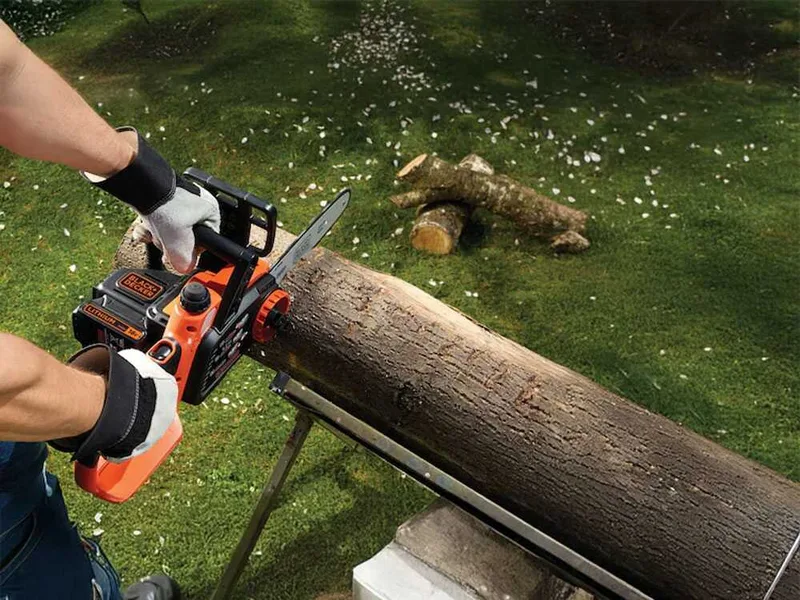 Black & Decker GKC1825L20-QW - Tronçonneuse à batterie 18 V 2 Ah + une batterie 18 V 2 Ah