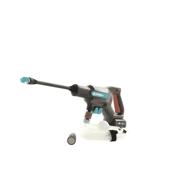 Gardena AcquaClean 24/18V Lithium - Pistolet nettoyeur avec réservoir et canon à mousse - batterie 2.5A