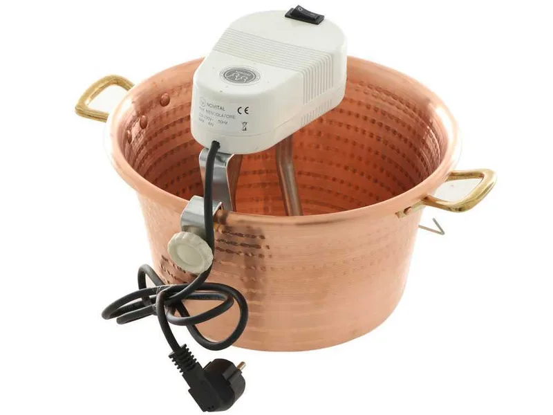 Novital - Chaudron électrique en cuivre martelé pour polenta base plate 4,7L - 4W