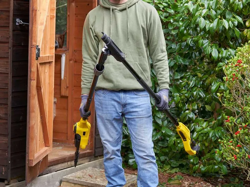 Stanley Fatmax SFMCPS720M1-QW - Élagueuse sur perche à batterie - 300 cm - 18 V 4 Ah
