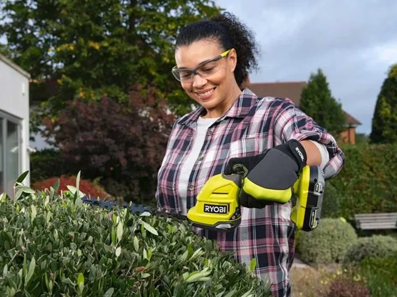 Ryobi RY18GSA-0 - Cisaille à gazon à batterie
