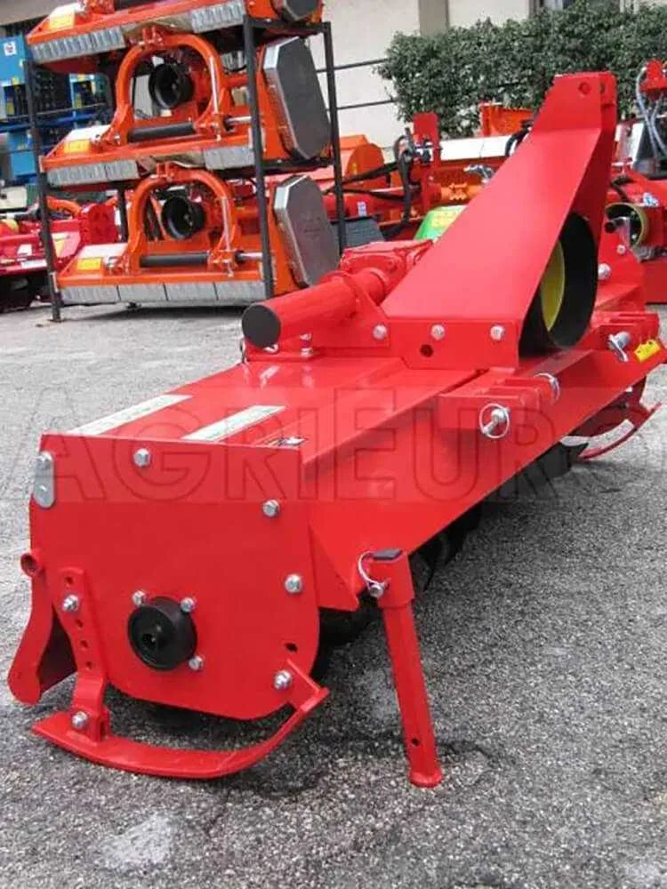 Top Line UR 168 - Fraise à tracteur série medium - Déport mécanique - Prise de force anti-horaire (Rotation vers la gauche)