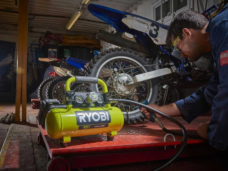 Ryobi R18AC-0 - Compresseur portatif à batterie - 18V - 4Ah