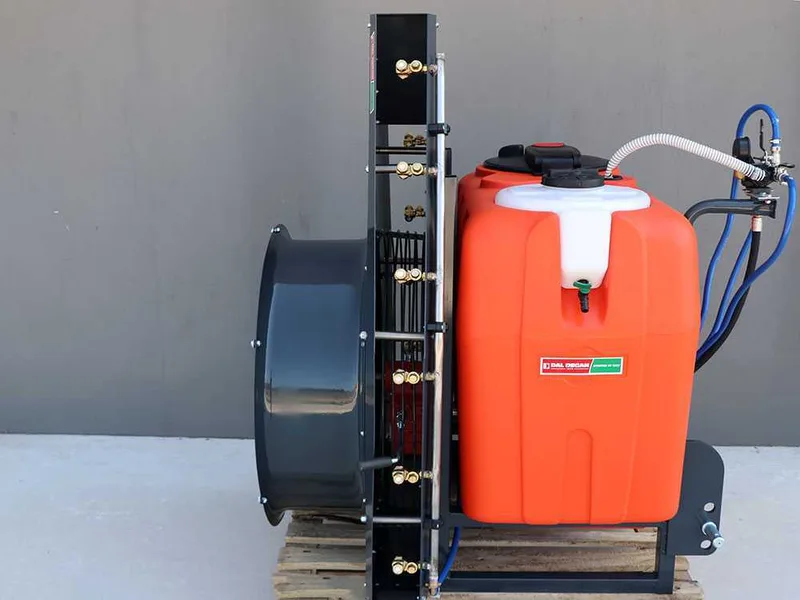 Dal Degan SATURN 200L - Atomiseur porté à tour avec attelage pulvérisation sur tracteur - Pompe APS 51