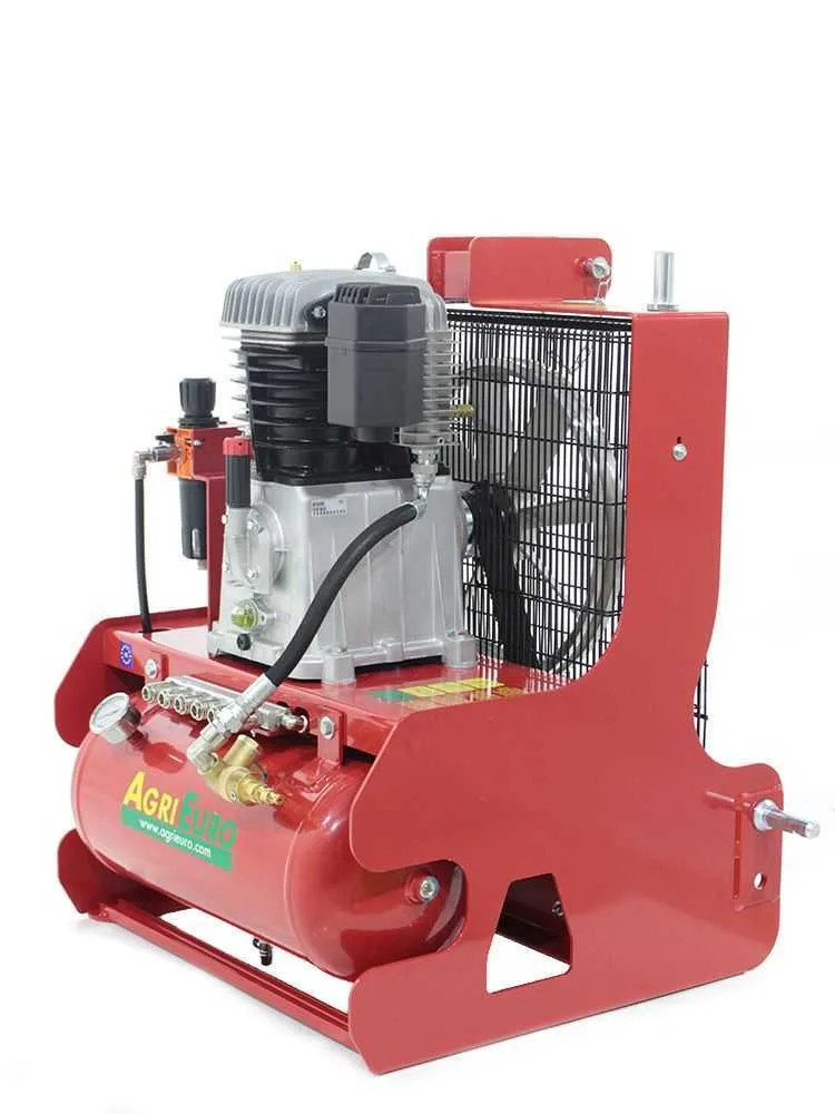 Compresseur avec attelage 3 points AgriEuro Tractor 680 récolte des olives et taille