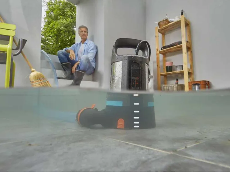 Pompe submersible pour eaux claires Gardena 17000 Aquasensor art. 9036-20