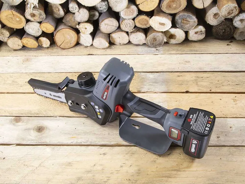 Élagueuse sur batterie Ausonia Nativa Saw - 3 Batteries de 24V 2.5Ah - Capacité de coupe 100mm