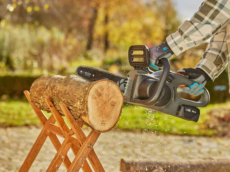 Gardena PowerSaw 250/18V - Tronçonneuse à batterie - Guide de 25 cm