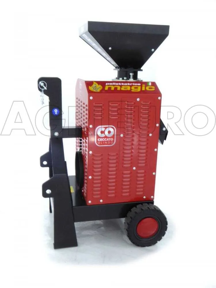 Ceccato Olindo - Presse à pellets PTO pour tracteur - fabrication de pellets pour le chauffage