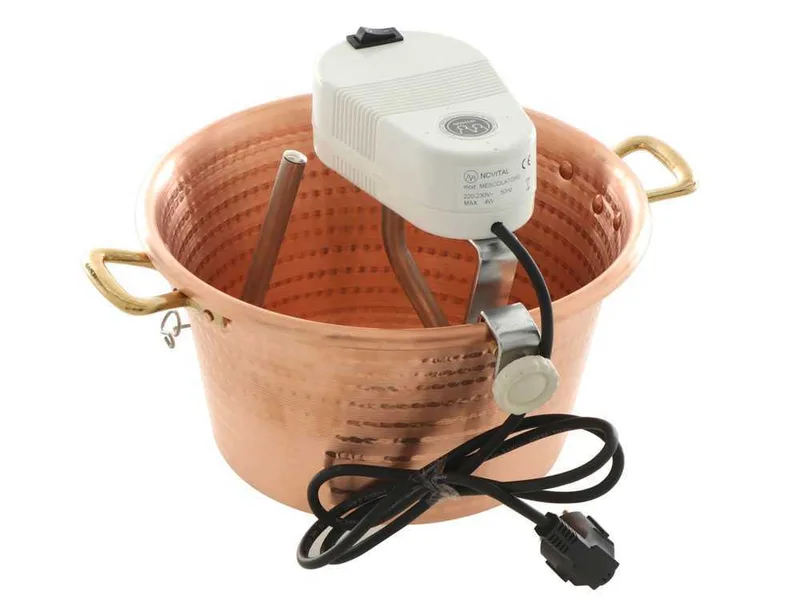 Novital - Chaudron électrique en cuivre martelé pour polenta base plate 4,7L - 4W