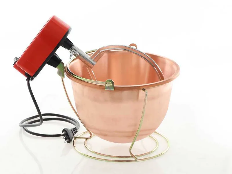 Chaudron électrique en cuivre lisse pour polenta NuovaFac Cuoca Automatica base ronde 4L - 5W