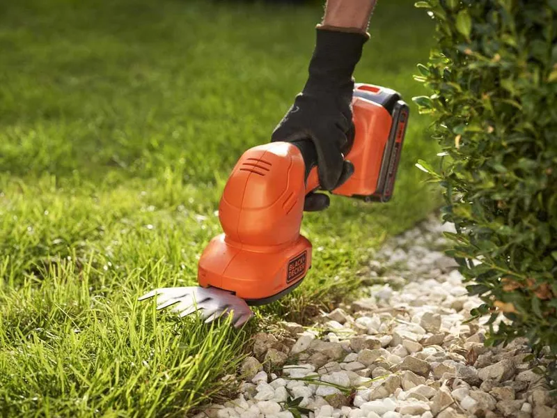 Black & Decker B&DBCSS18D1W - Cisaille à gazon à batterie - Sculpte-haie - sans batterie sans chargeur