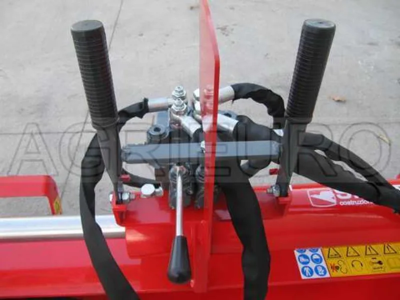 Simatech ST 350 - Fendeuse sur tracteur - Horizontale