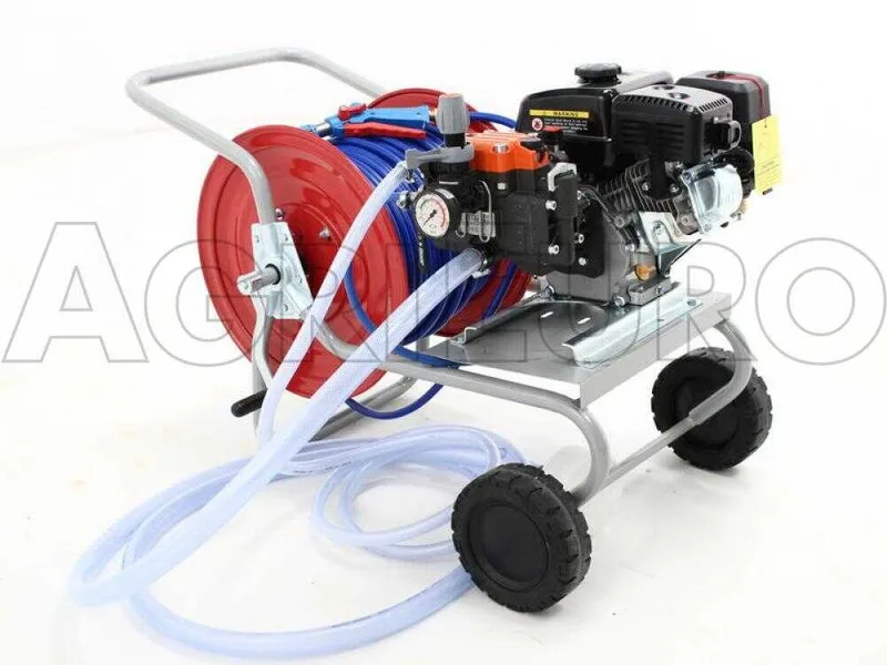 Groupe motopompe de pulvérisation Comet MP 30 avec moteur essence Loncin G 200 F et chariot