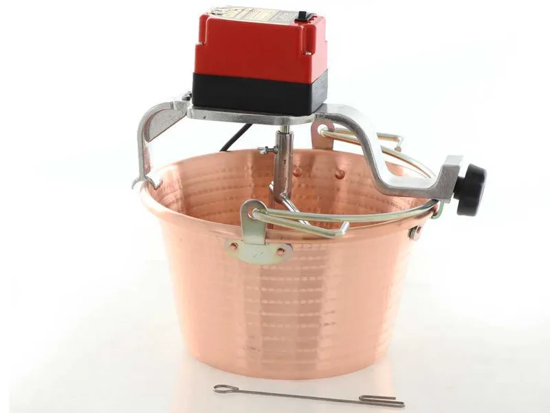Chaudron à polenta en cuivre électrique martelé NuovaFac Cuoca Automatica base plate 9L - 24W