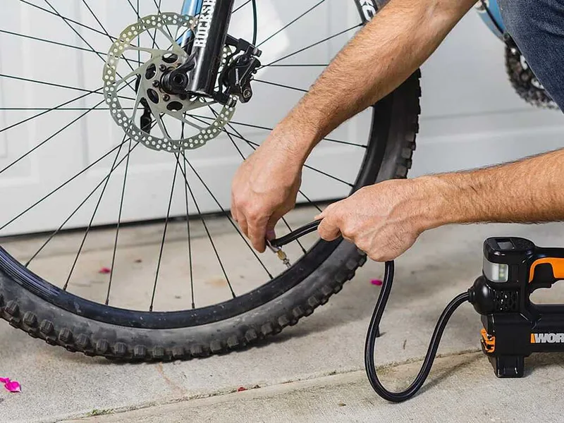 Worx WX092 - Compresseur électrique à batterie - 20 V 2 Ah