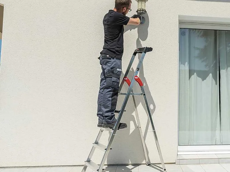 Hailo L60, 5 marches, 1.68 m - Échelle en aluminium avec tréteau - Ultra-légère