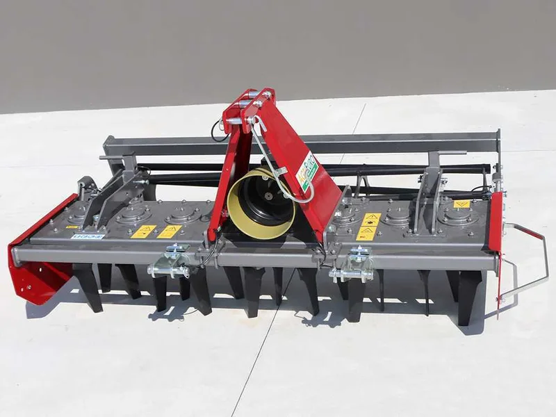 Herse rotative RF170 - largeur de travail 170 cm -16 lames Série légère - Rouleau à cage