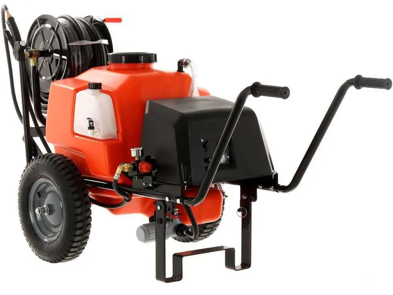 Pompe de pulvérisation à batterie Stocker 12V de 80 l art. 303 - Pompe de pulvérisation électrique sur chariot avec barre de pulvérisation et crochet d'attelage