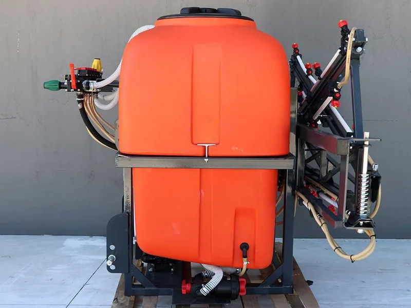 Dal Degan manda extra 600L - Pulvérisateur pour désherbage sur tracteur - Rampe désherbage 12 m - Pompe bp 125K