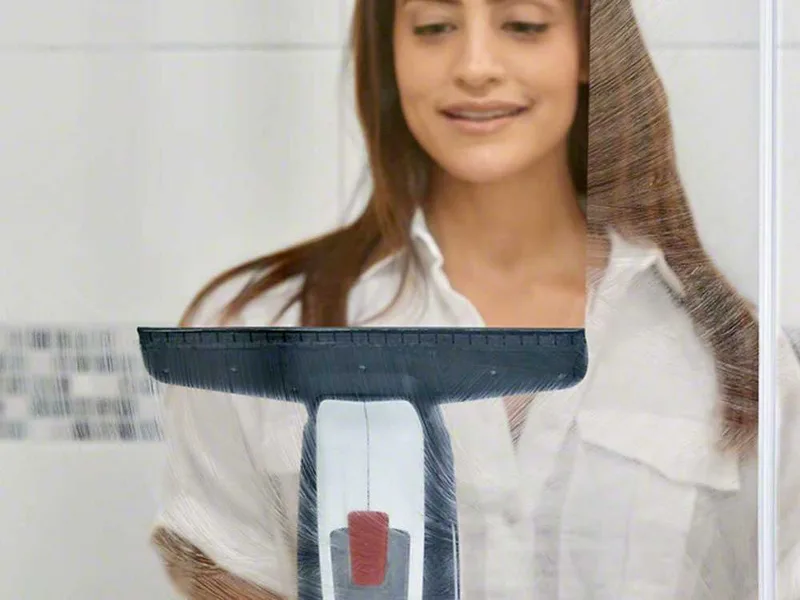 Nettoyeur de vitres électrique à batterie BOSCH GlassVAC - avec 2 têtes et vaporisteur