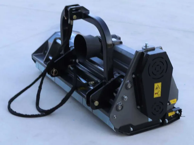 BlackStone BL 160 Hydro - Broyeur sur tracteur - Série légère - Déport hydraulique