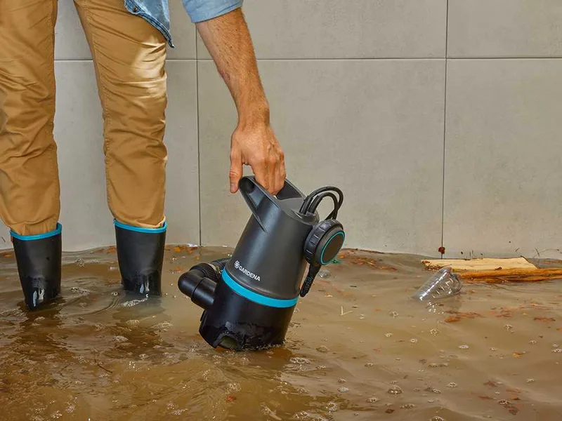 Gardena 20000 BASIC - Pompe immergée électrique pour eaux chargées - Flotteur intégré