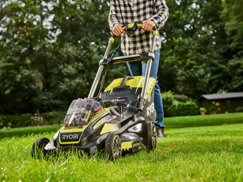 Tondeuse à batterie ryobi RLM36X41H50G - MAX power 36V - 5Ah - bac de 45 L - coupe de 40 cm