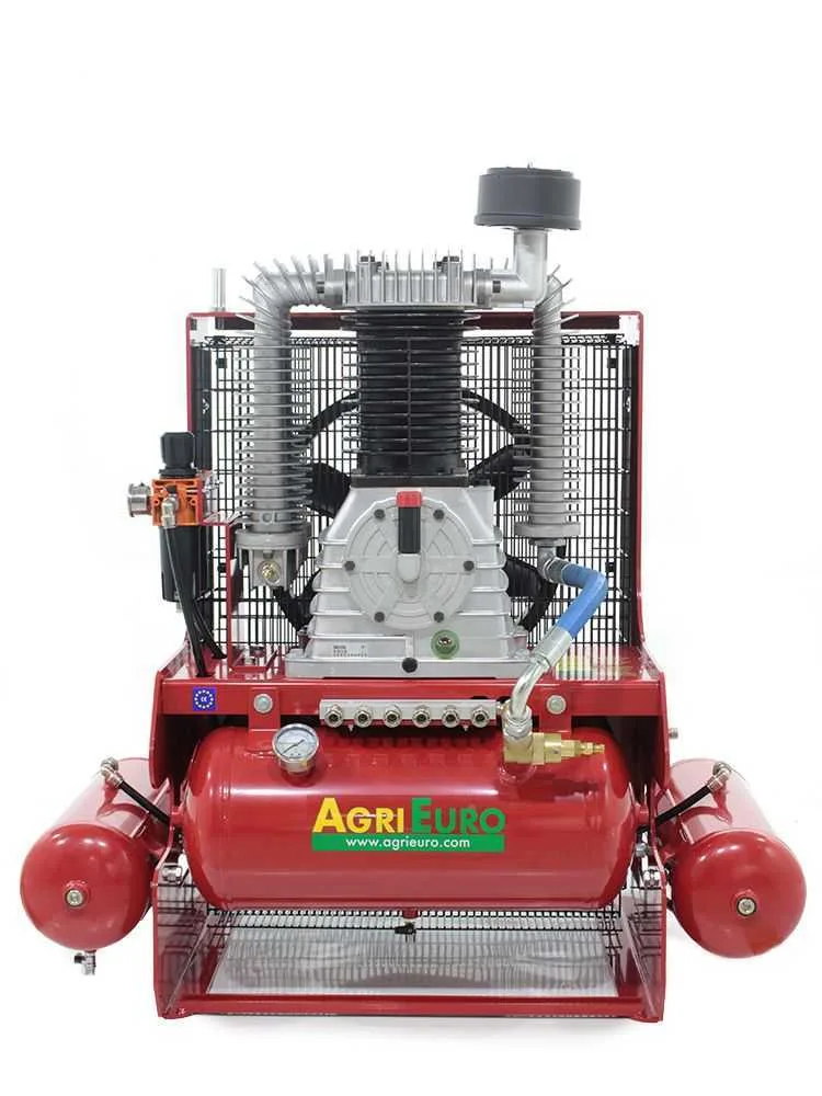 Compresseur avec attelage 3 points AgriEuro Tractor 1600 récolte des olives et taille