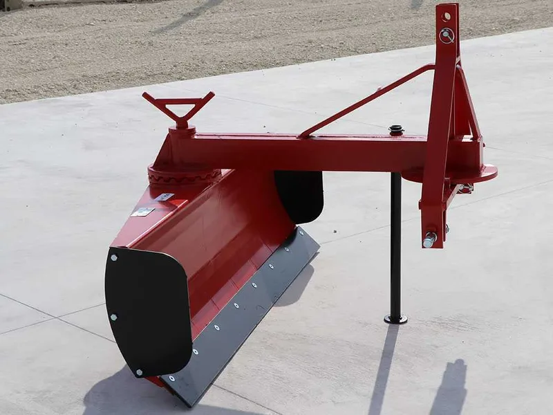 Lame niveleuse pour tracteur AgriEuro LLM150 - Série Médium - Pivot d'attelage et lame rotatifs