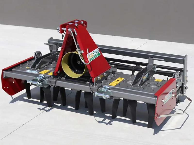 Herse rotative légère RF150 - largeur de travail 150 cm -14 lames série légère - Rouleau à cage