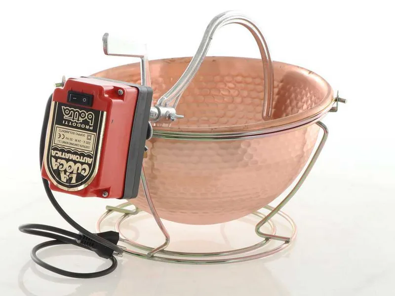 Chaudron électrique en cuivre martelé pour polenta - NuovaFac Cuoca Automatica base ronde 6L - 24W