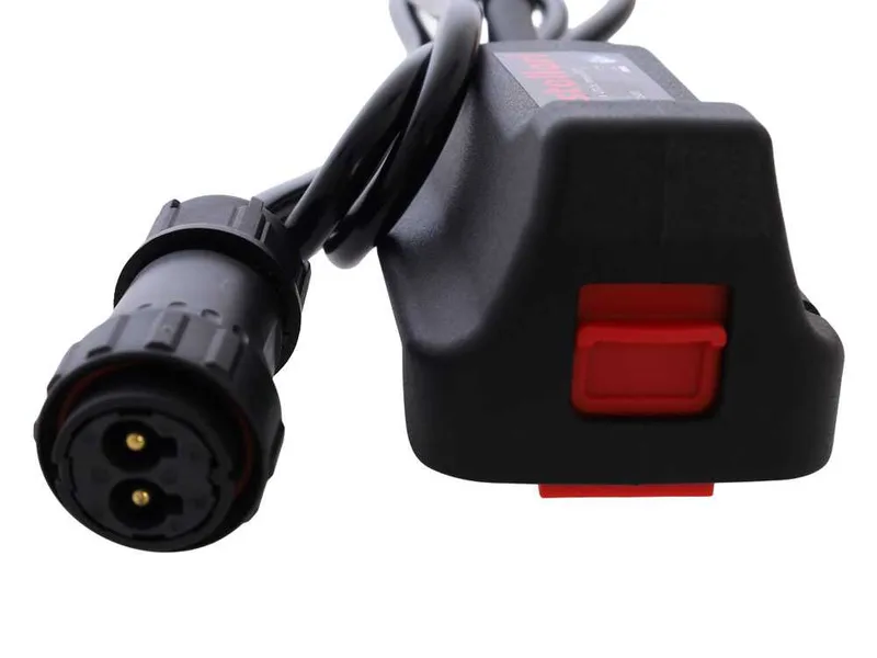 Castellari VE900500 - Adaptateur 12V-18V