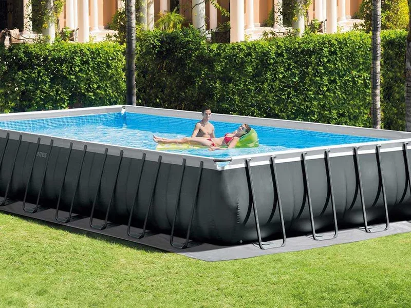 Intex Ultra XTR Frame 26378NP - 975x488x132 cm - Piscine hors-sol + Kit Nettoyage et Volleyball