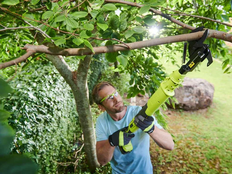 Coupe-branches à batterie RYOBI OLP1832BX - 18V - 4Ah - Diamètre de coupe 32 mm