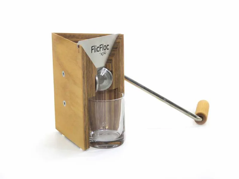 Komo Flic Floc 100g - Floconneuse manuelle en hêtre multiplex avec rouleaux coniques en acier inoxydable