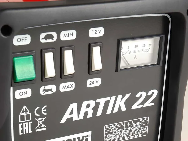 Helvi Artik 22 - Chargeur de batterie - 12/24V - Monophasé