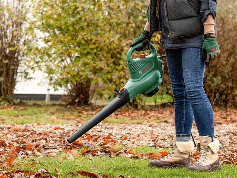 Bosch Universal Garden Tidy 2300 - Souffleur aspirateur de feuilles électrique