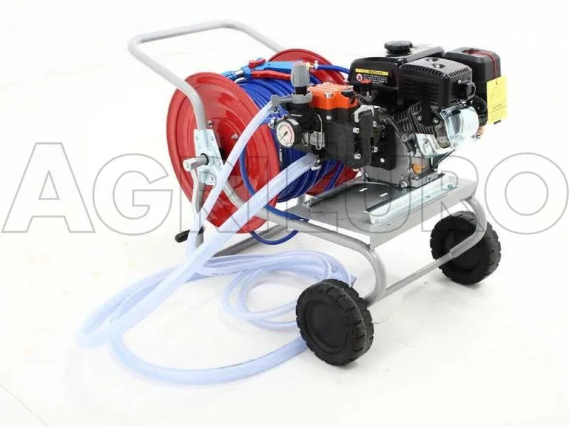 Groupe motopompe de pulvérisation Comet MP 30 avec moteur essence Loncin G 200 F et chariot