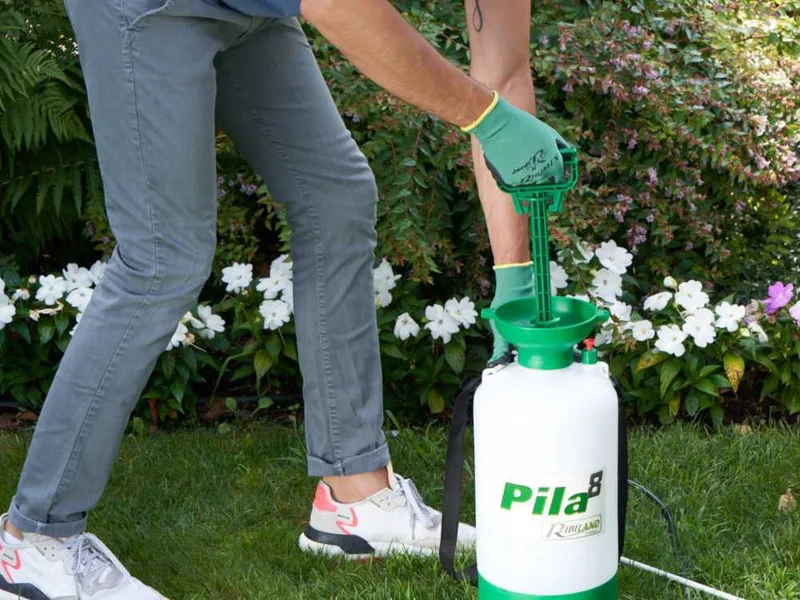 Ribimex PILA 8 - Pulvérisateur à dos sans fil - 8 litres - 12V/4Ah