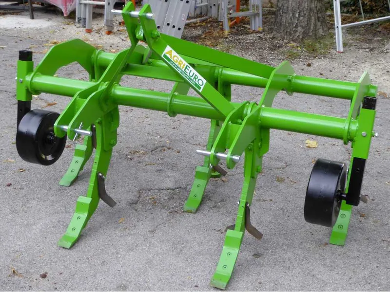 Décompacteur agricole sur tracteur AgriEuro serie 170 Standard à 5 dents - avec roues en acier